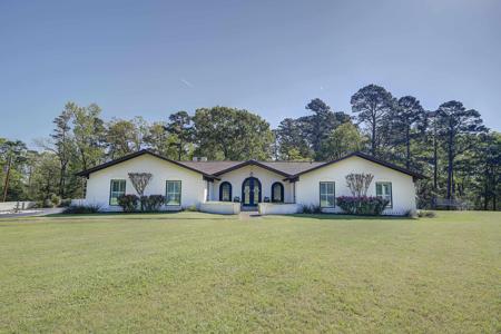 986 Texas Highway 77 W