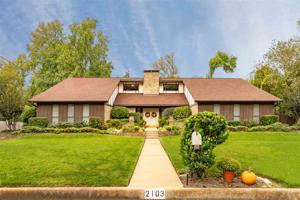 2103 W Warwick Circle