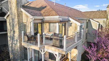 1618 Lake Knoll
