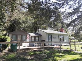 2323 N Lakeshore