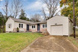 2376 S Lakeshore