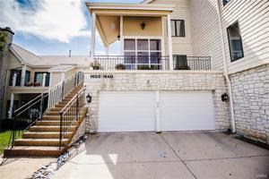 1612 Lake Knoll