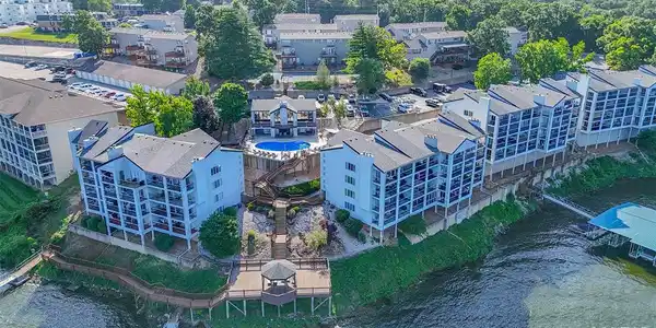 4897 Bridgepointe