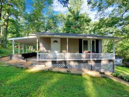 8811 Deer Lane