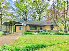 815 Lakeshore Drive
