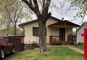 210 W Lakeshore