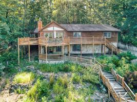 1933 N Lake Sherwood Drive