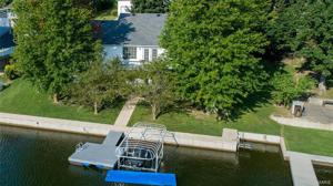 1713 LAKESHORE Drive