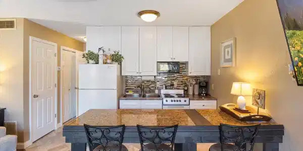 5655 Heron Bay