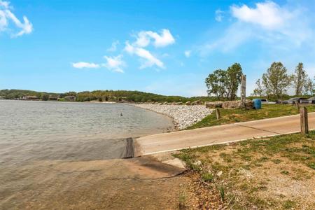 10454 Lake Crest