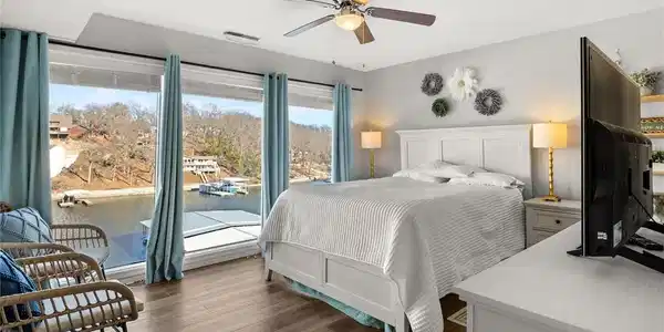 233 Indian Pointe