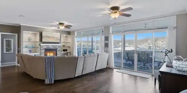 117 Evergreen Condo