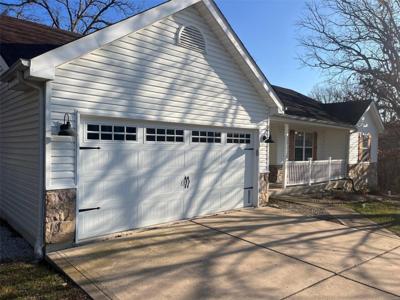 10610 Village W