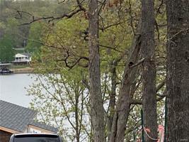 1221 Lakeshore