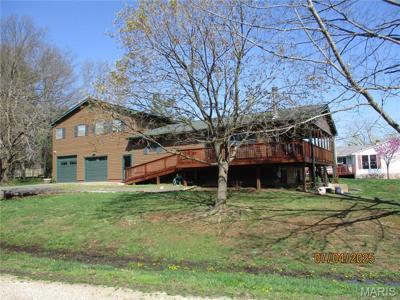 1653 Lakeshore