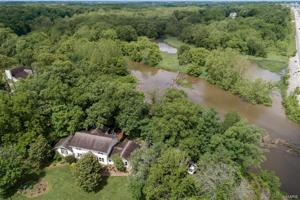 1 Oak Bluff Drive