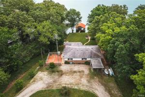 1244 Lakeshore