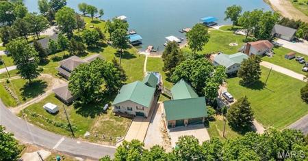 919 Lakeshore