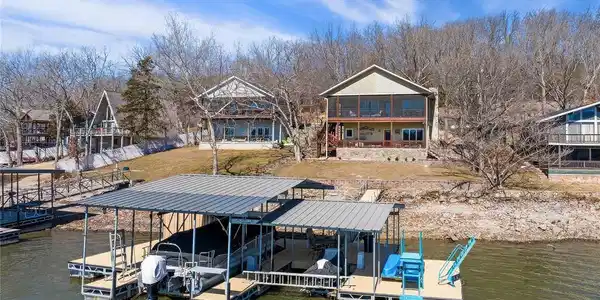 698 Woodland