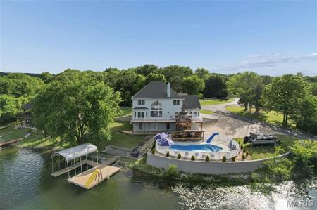 101 Lakeview