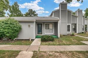 32 Breezy Knoll Lane