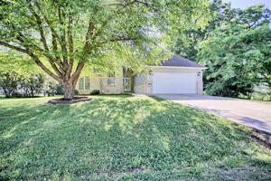 1693 Fountainbleu Drive