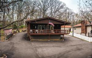 2272 Lakeshore