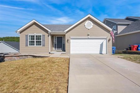 1113 Winding Bluffs