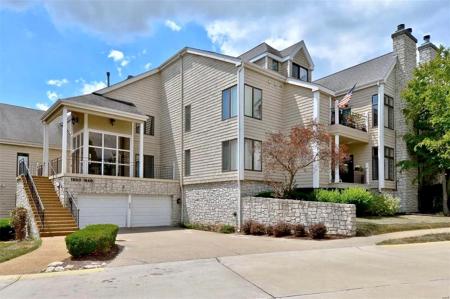 1610 Lake Knoll