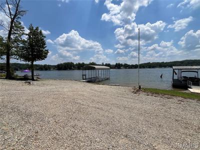 9300 Lakeview Ct 5