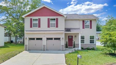 718 Fernwood
