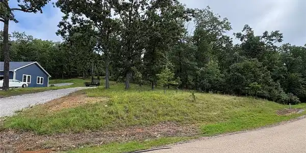 7074 Lake Point