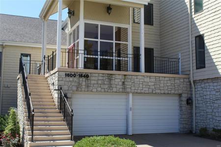 1612 Lake Knoll