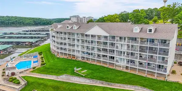 4800 Eagleview