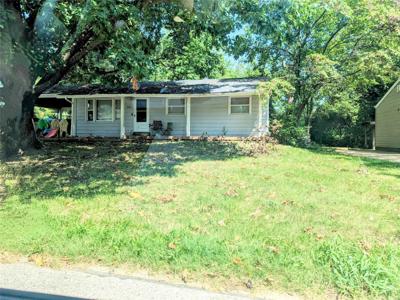 1371 Broadlawns