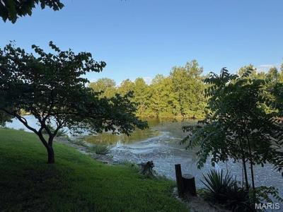 10450 Lake Crest