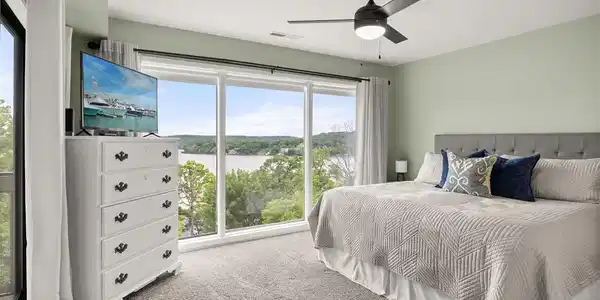 2500 Bay Point