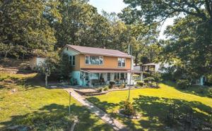 551 Lakeside Drive