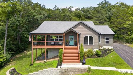 3700 Lakeshore