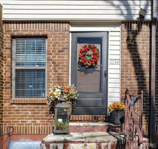 9734 Raintree Village