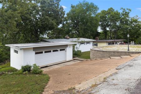 8449 Ridge