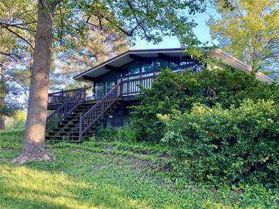 2001 Lakeshore