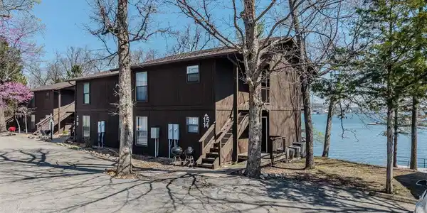 256 Lone Oak