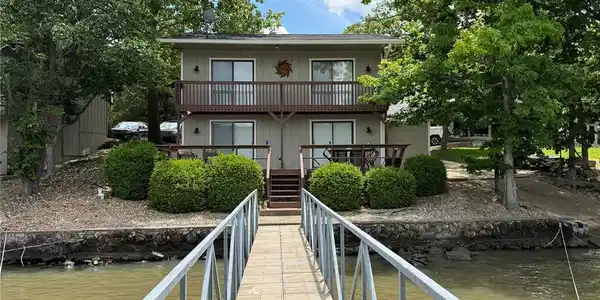 305 Aarons Point