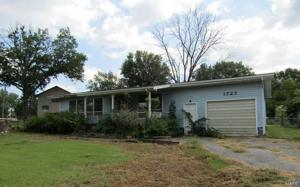 1723 Lakeshore Drive