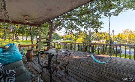 1295 Lakeshore