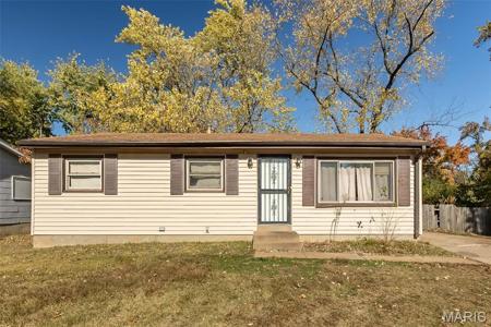1427 Fairmeadows