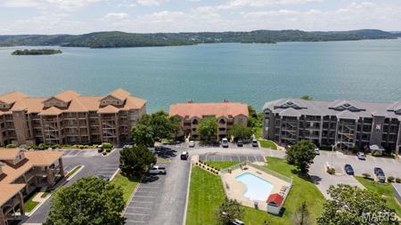 700 Emerald Pointe Dr