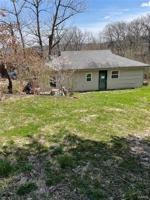 2335 S Lakeshore