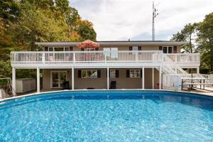 1295 Ivy Drive
